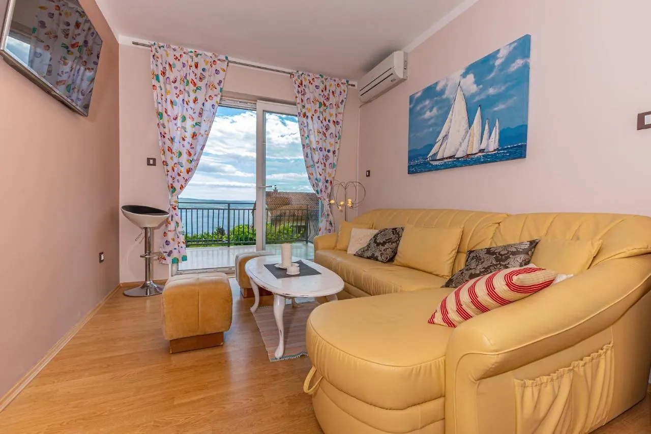 Apartments In Dramalj 41381
