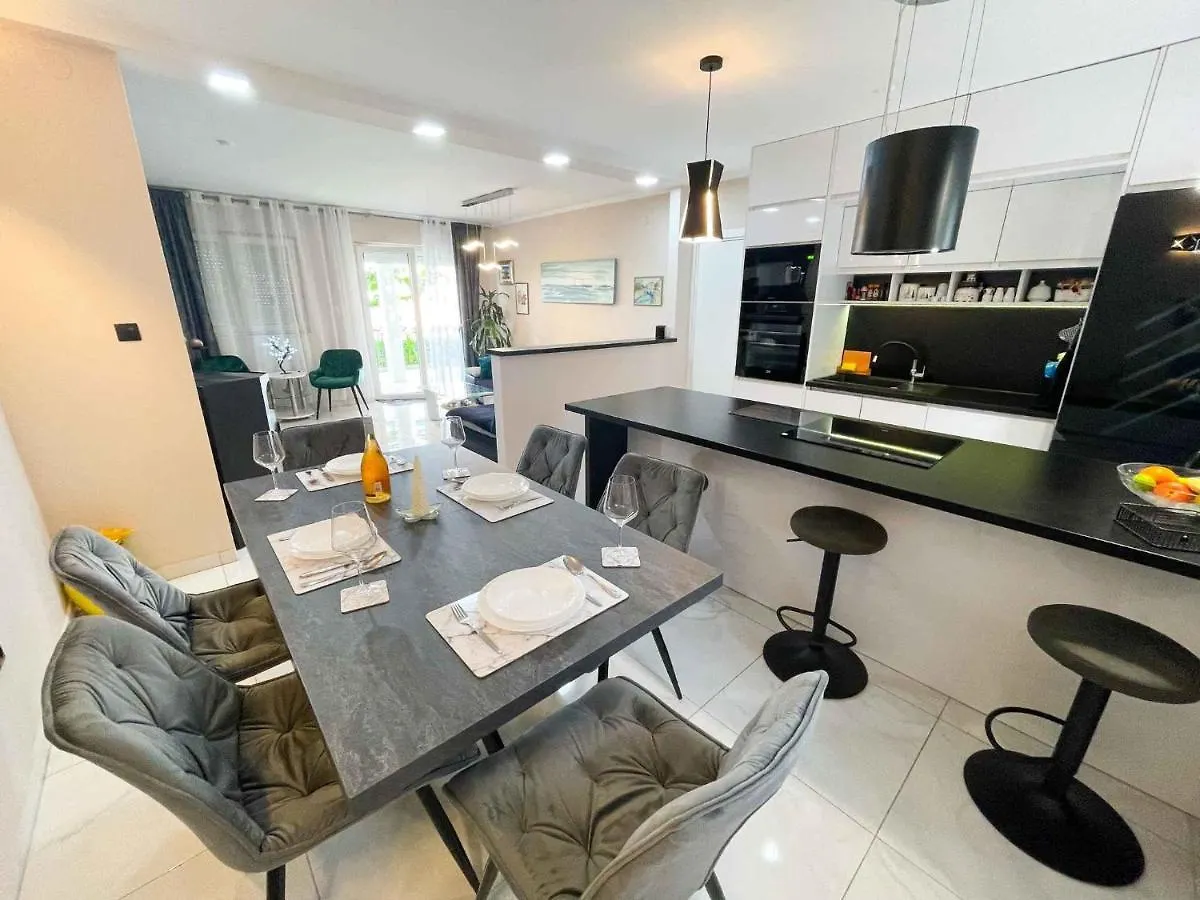 Apartments In Dramalj 41381