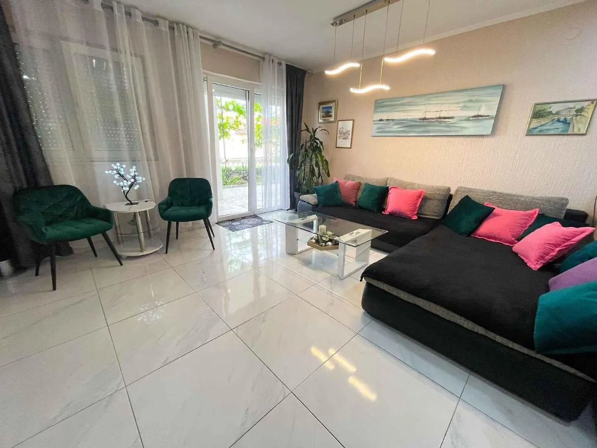 Apartments In Dramalj 41381