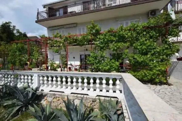 Apartments In Dramalj 41381