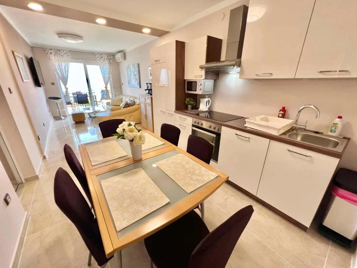 Apartments In Dramalj 41381
